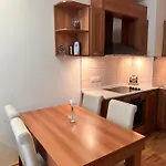 Prime Location One Bed With Hydro Bath In Royal Plaza דירה