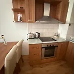 Prime Location One Bed With Hydro Bath In Royal Plaza * בורובץ
