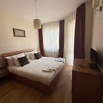 Prime Location One Bed With Hydro Bath In Royal Plaza בורובץ