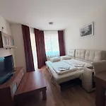 Prime Location One Bed With Hydro Bath In Royal Plaza *