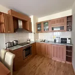 Prime Location One Bed With Hydro Bath In Royal Plaza דירה