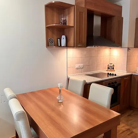 Prime Location One Bed With Hydro Bath In Royal Plaza Apartment