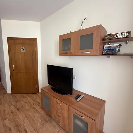 Prime Location One Bed With Hydro Bath In Royal Plaza Borowez