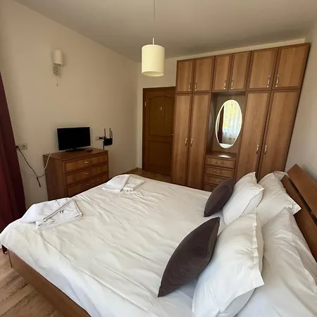 Prime Location One Bed With Hydro Bath In Royal Plaza Apartament Borowec