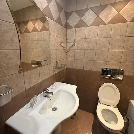Prime Location One Bed With Hydro Bath In Royal Plaza