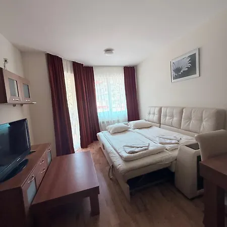 Prime Location One Bed With Hydro Bath In Royal Plaza *