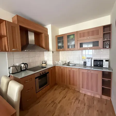 Prime Location One Bed With Hydro Bath In Royal Plaza Apartment